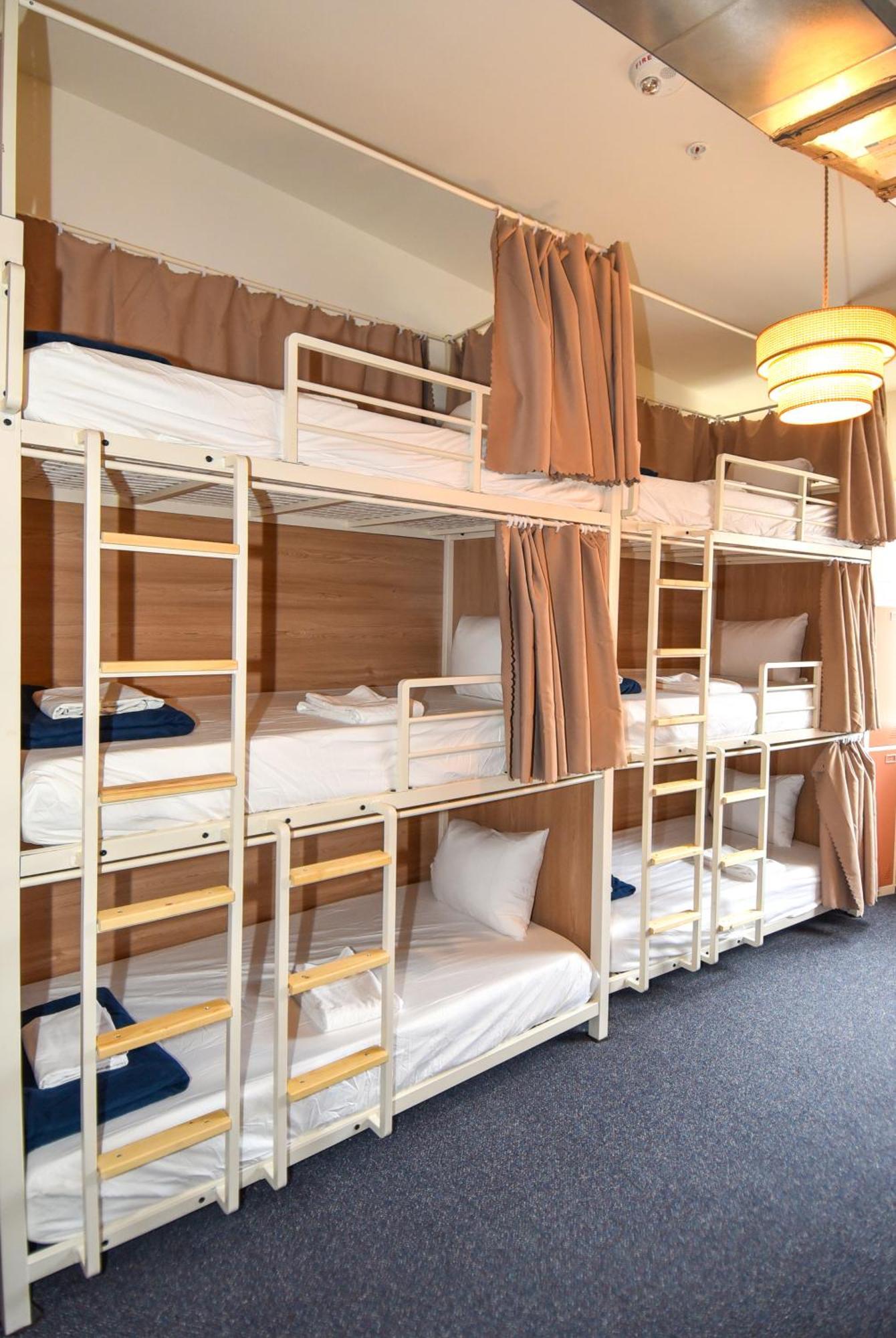Caravan Hostel Dc Washington Exterior photo