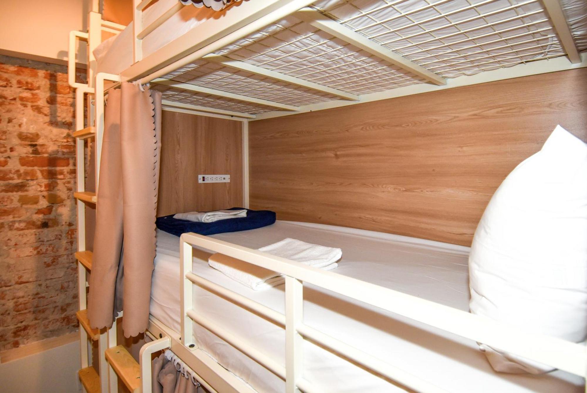 Caravan Hostel Dc Washington Exterior photo