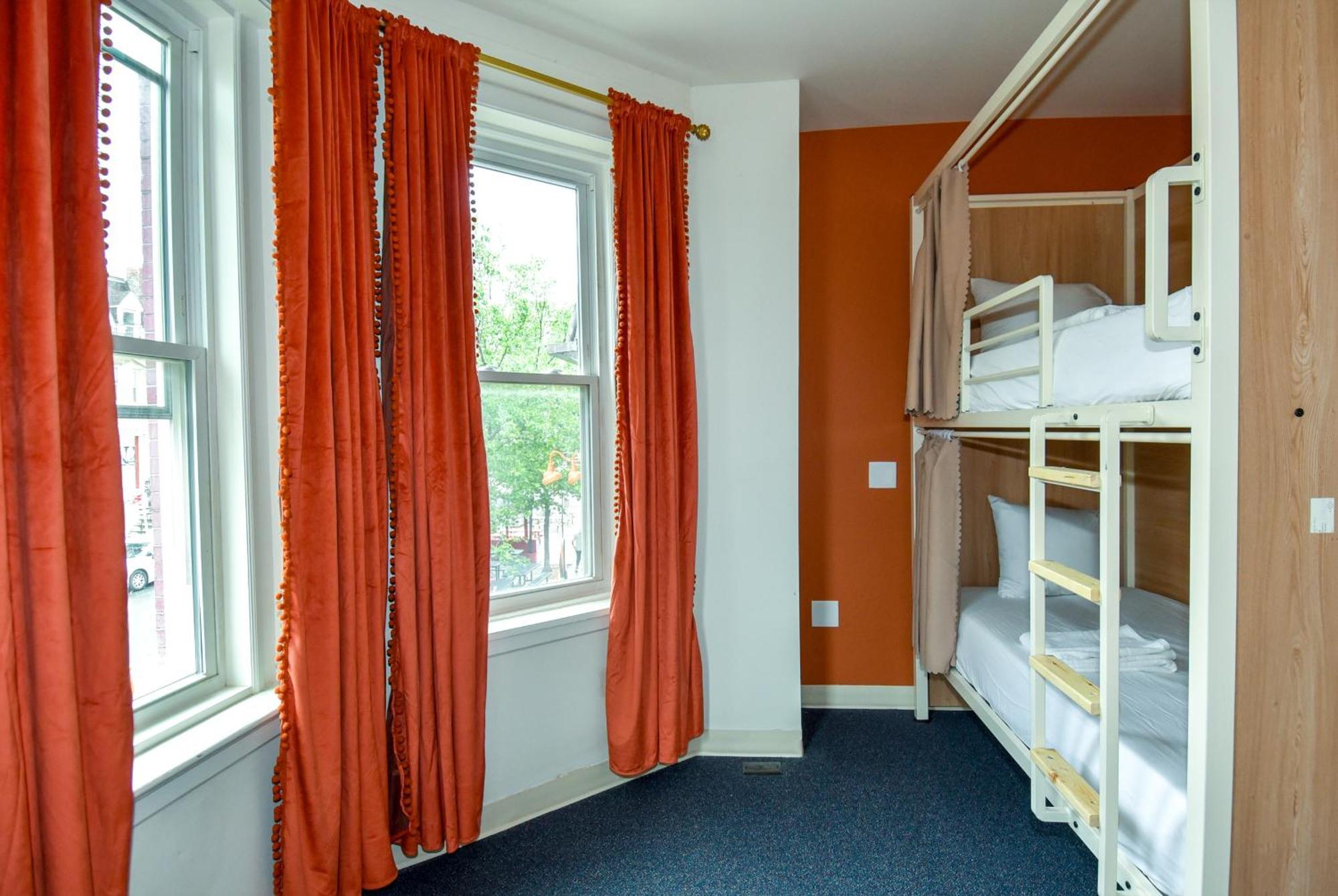 Caravan Hostel Dc Washington Exterior photo
