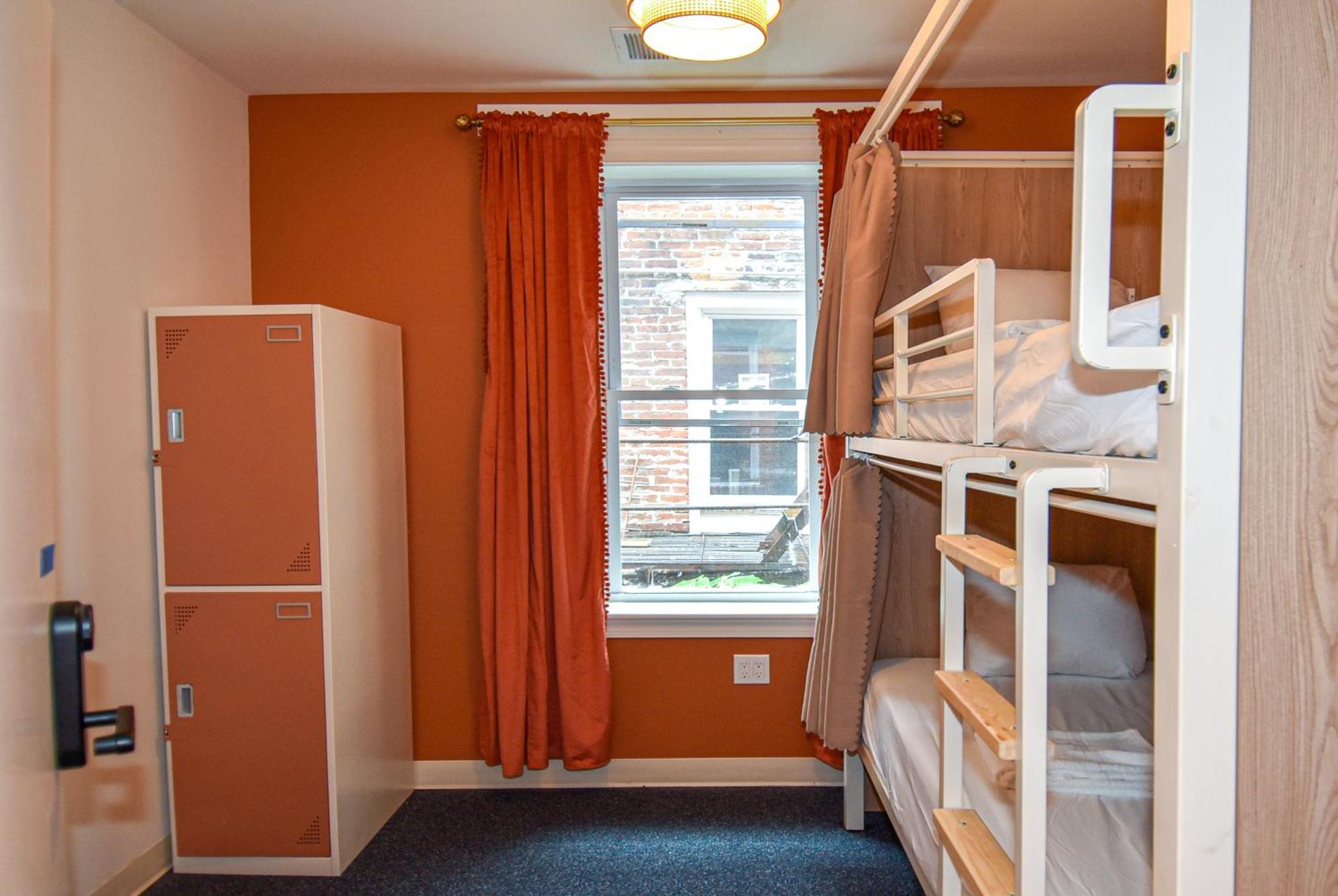 Caravan Hostel Dc Washington Exterior photo